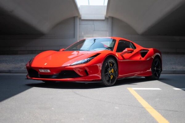 ferrari-f8-spider-red-rental-dubai-10