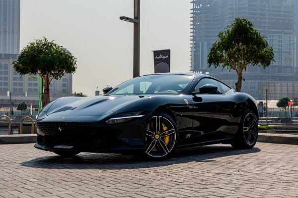 ferrari-roma-rental-dubai-01